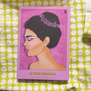 Kara Beauty La Chica Enamorada Eyeshadow Palette - Purple